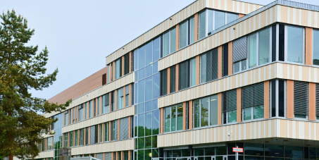 病院の外観のサムネイル